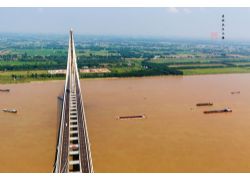 長(zhǎng)江干線過(guò)江通道布局規(guī)劃，蕪湖共計(jì)規(guī)劃建設(shè)10條過(guò)江通道